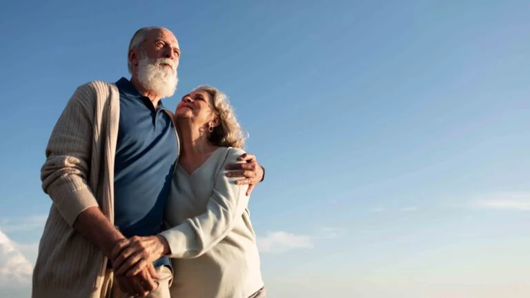 pareja de ancianos con demencia