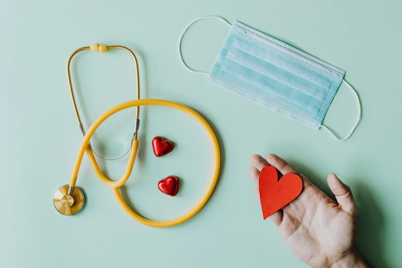 Una enfermedad y un espectro son conceptos que a menudo se utilizan en el ámbito de la salud y la medicina, pero representan conceptos diferentes en la forma en que se abordan y comprenden las condiciones médicas.